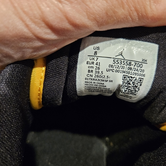 Air Jordan 1 Low University Gold - Picture 3 of 8